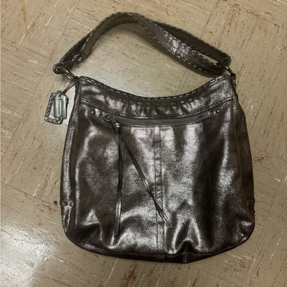 Metallic silver large leather coach bag - Picture 2 of 2